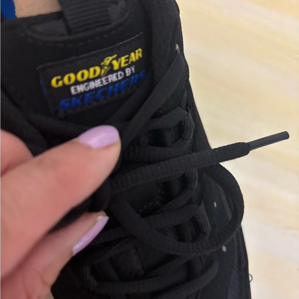 Women’s Skechers x Goodyear GBS Moja slip resistant Black Sneakers Sz 8 New